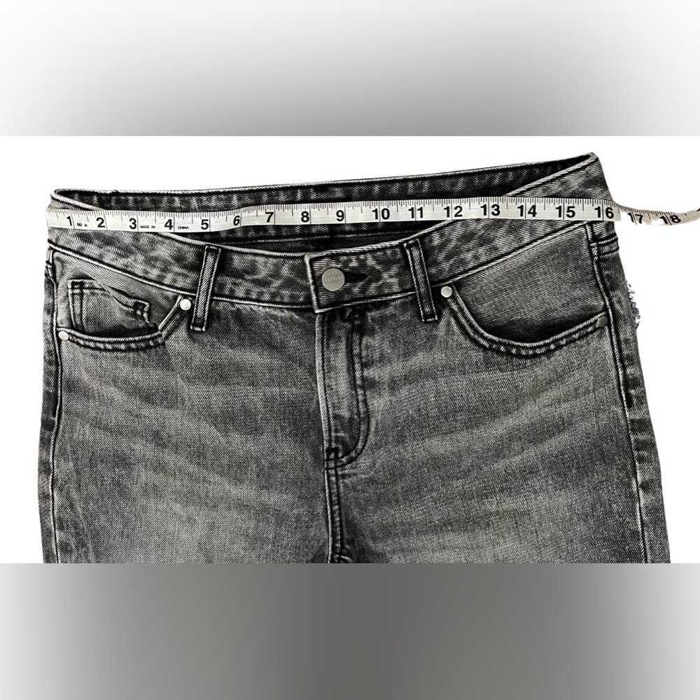 Express 90s Ankle Boot Mid Rise Jeans Women Size 6L in Faded Black Frayed Hem - Picture 3 of 8
